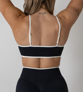 Shape Line Top Black